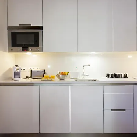 Apartment Altido Belem Burgundy