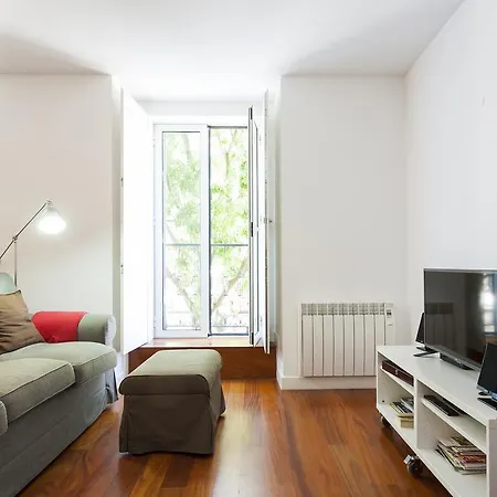 Apartment Altido Belem Burgundy *